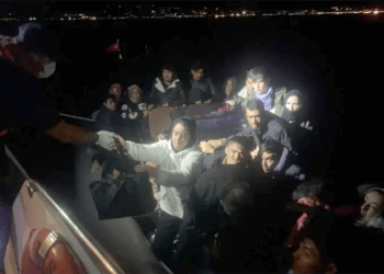 Bodrum  Açıklarında 34 Düzensiz Göçmen ve 1 Göçmen Kaçakçısı Yakalandı