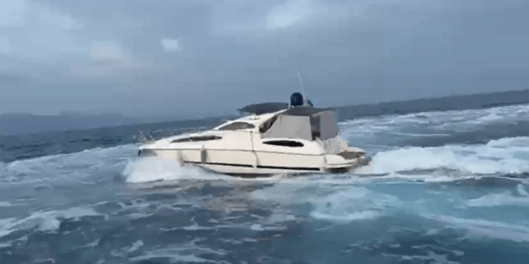 Muğla açıklarında lüks yata operasyon 39 göçmen 1 kaçakçı yakalandı