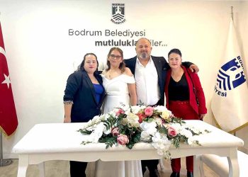 Yıllar Sonra Birbirlerini Sosyal Medyada Buldular ve Evlendiler