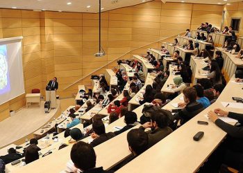 Üniversite Süresi Kısalıyor: YÖK’ten Yeni Mezuniyet Modeli!