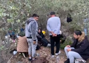 Bodrum ormanlarında 33 göçmen ve 4 göçmen kaçakçısı şüphelisi yakalandı