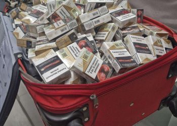 Havalimanında çiftin valizinden 600 bin tane çıktı: Yetkililer ‘rekor’ dedi