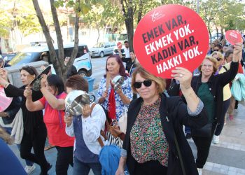 Muğla’da Kadınlar Boş Tencerelerle Yürüdü