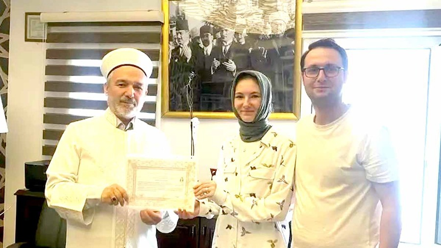 Ukraynalı Khrystyna Bodrum’da müslüman oldu