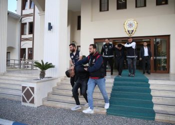 Fethiye’de polise ateş açan iki zanlı tutuklandı