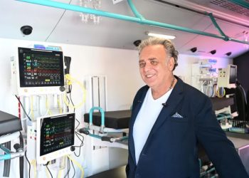 8 Yoğun bakım yatağı olan mobil otobüs klinik Bodrum’da üretildi