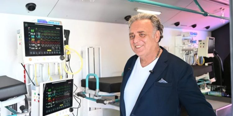 8 Yoğun bakım yatağı olan mobil otobüs klinik Bodrum’da üretildi