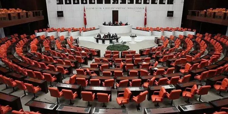 Bodrumlu kadınlardan 11. yargı paketine hayır eylem ve basın açıklaması