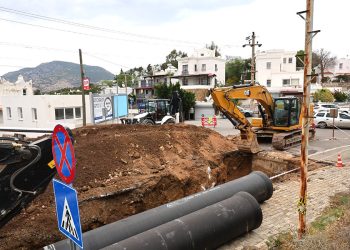 MUSKİ, Bodrum Bergamut Caddesinde Yıllardır Devam Eden Su Hattı Sorununu 3 Günde Çözdü