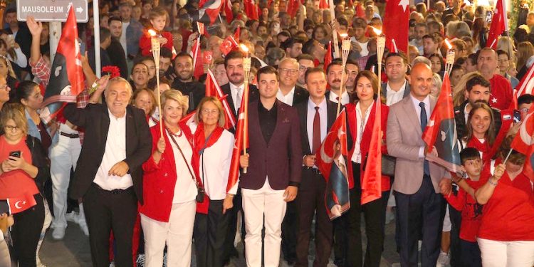 BODRUM KIRMIZI BEYAZ