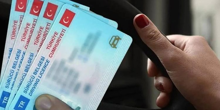 Yarın Bitiyor! Eski Tip Ehliyetini Değiştirmeyenin Faturası Çok Ağır