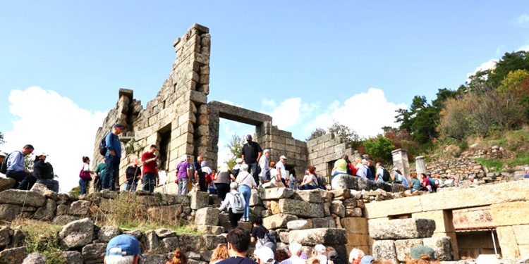 Milas’tan Bodrum’a Göç Rotası Kültür ve Doğa Yürüyüşü Başladı