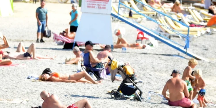 Bodrum’a beklenen kış gelmedi yazdan kalma görüntüler gitmedi