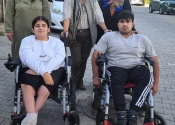 KOSKOCA BODRUM’ DA İKİ ENGELLİ ÖĞRENCİYE SERVİS ARACI BULAMAYINCA ÇÖZÜMÜ “ÇOCUKLAR OKUMASINLAR” DİYE BULDULAR İDDİASI