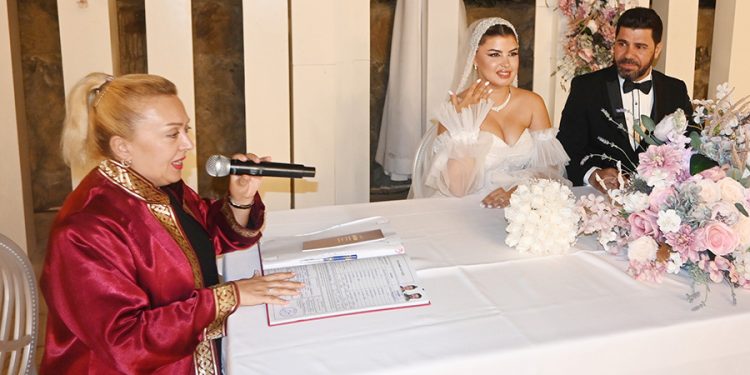 İki Restaurant İşletmecisi Dünya Evine Girdi