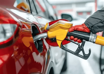 Motorine bu gece yarısı zam bekleniyor