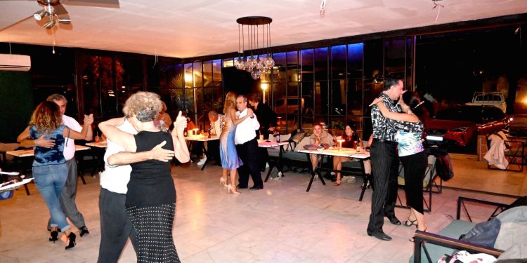 Tango severler Bitez’de buluşuyor