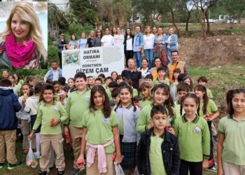 Öğrencileri Gizem öğretmeni unutmadı, anısına 150 fidan diktiler