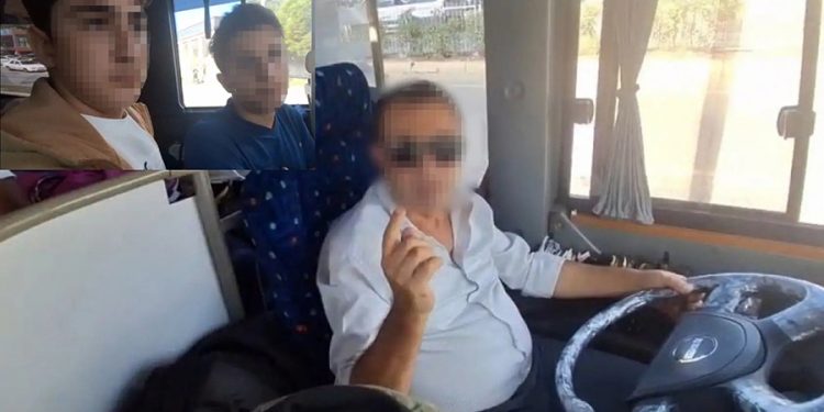 Belediye otobüs şoförünün valizleri fazla diye öğrencileri otobüse almadığı iddiası