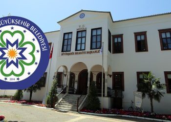 Belediye otobüs şoförünün valizleri fazla diye öğrencileri otobüse almadığı iddiası