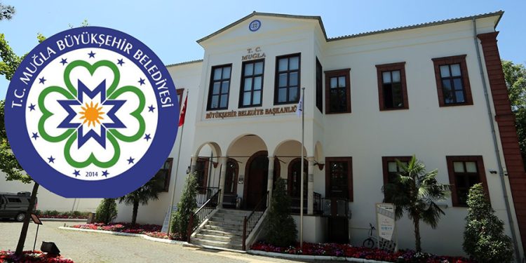 Belediye otobüs şoförünün valizleri fazla diye öğrencileri otobüse almadığı iddiası