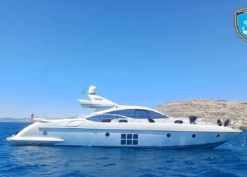 Göçmenleri eğlendire eğlendire kaçırıyorlar