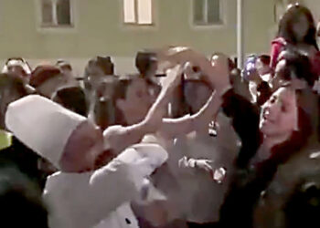 Muğla’da otobüs ile minibüs çarpıştı: 2 yaralı