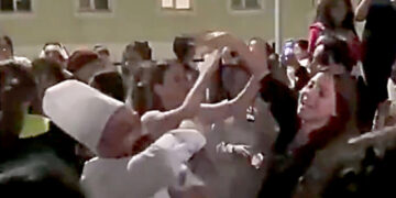 Muğla’da otobüs ile minibüs çarpıştı: 2 yaralı