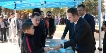Muğla’da otobüs ile minibüs çarpıştı: 2 yaralı
