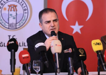 Marmaris’te hortum ve fırtına etkili oldu! Tekneler battı!