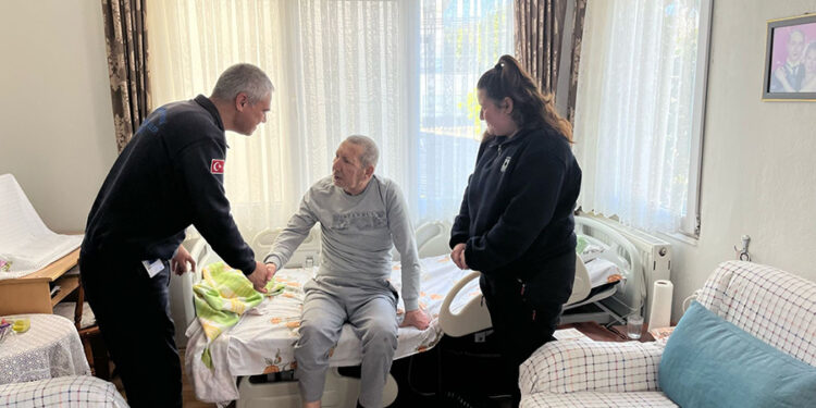 Belediyeden 385 Haneye Moral Ziyareti