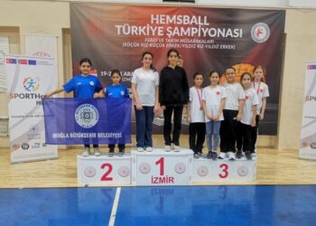Büyükşehir Sporcularından Hemsball’da 4 Gümüş Madalya