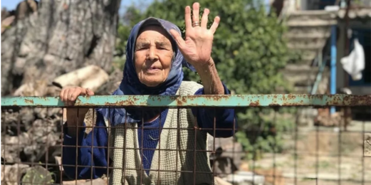 İkizköy – Akbelen’in mücadeleci nineleri teker teker yaşamlarını yitiriyor