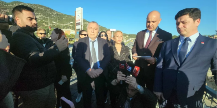 CHP’den Bodrum’da köprü üstünde kavşak ve trafik eylemi