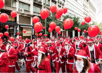 Binlerce Noel baba başkent sokaklarında koştu