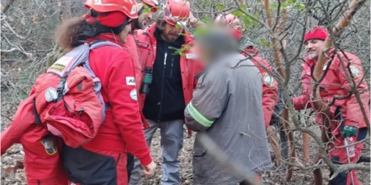 Mantar ararken kaybolan kişiyi AKUT ekipleri buldu