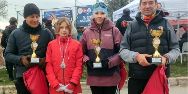 İzmir Gazi Ata Dağ Koşusu’nda Bodrumlu atletlerden 4 kupa