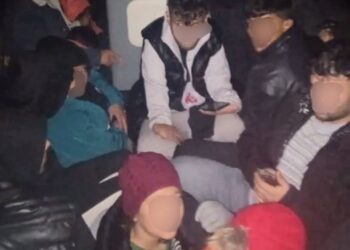 Bodrum açıklarında sürüklenen göçmen botu yardım istedi