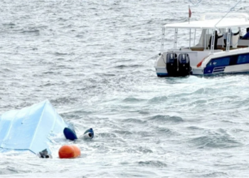 Turist Teknesi Alabora Oldu: 3 Fransız Turist Hayatını Kaybetti