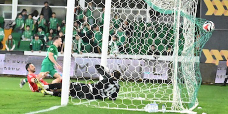 Bodrum FK, 3 puanı 4 golle aldı