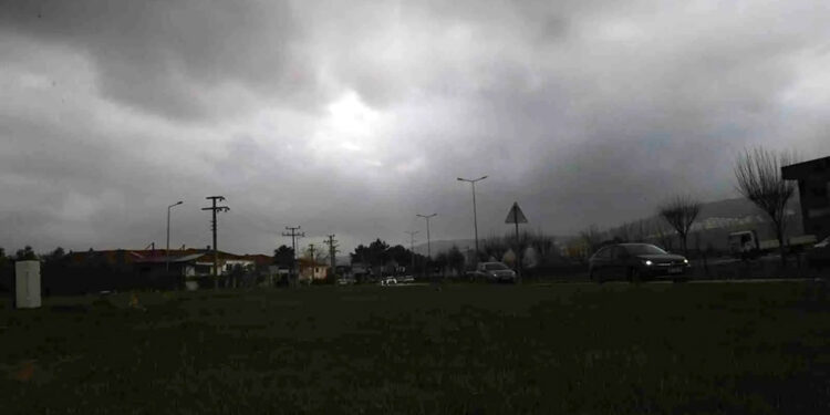 Afrika toz bulutu Muğla semalarını siyaha bürüdü