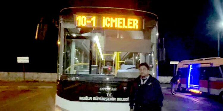 Minibüste fenalaşan öğrenciyi hastaneye yetiştiren şoför Gönen: “İnsanlık vazifemi yaptım”