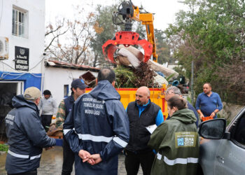 Belediye Ekiplerinden Şiddetli Yağışlara Karşı Yoğun Mesai