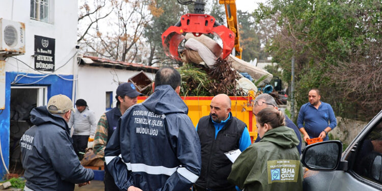 Belediye Ekiplerinden Şiddetli Yağışlara Karşı Yoğun Mesai