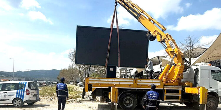 Açık Hava Reklamlarına Sıkı Denetim
