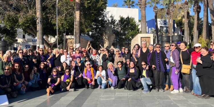 Bodrum’da kadınlar sokakları meydanları inletti