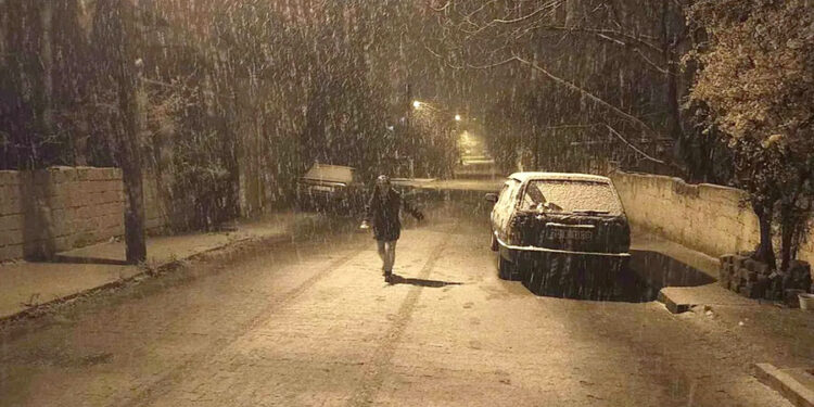 Denizli-Muğla Karayolunda Kar Esareti!