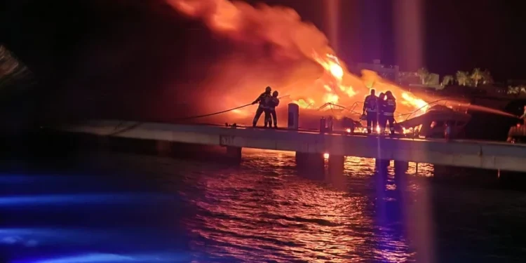 Yalıkavak Marinada Milyonluk Yatlar Yanarak Battı