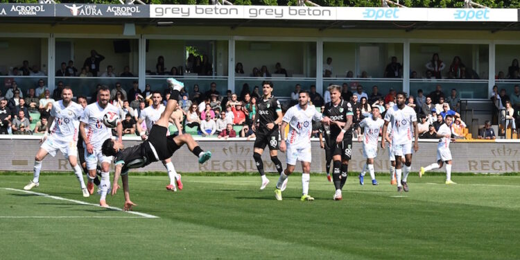 Bodrum FK – Lideri’i elinden kaçırdı: 1-1