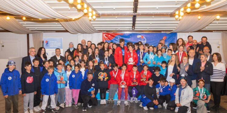 BODRUMLU YELKENCİLERDEN TYF LİGİ VE 3. AYAKTA GURURLANDIRAN BAŞARI